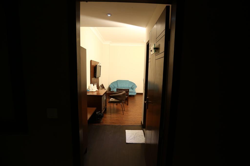Click Hotel Kohinoor, Ludhiana Extérieur photo