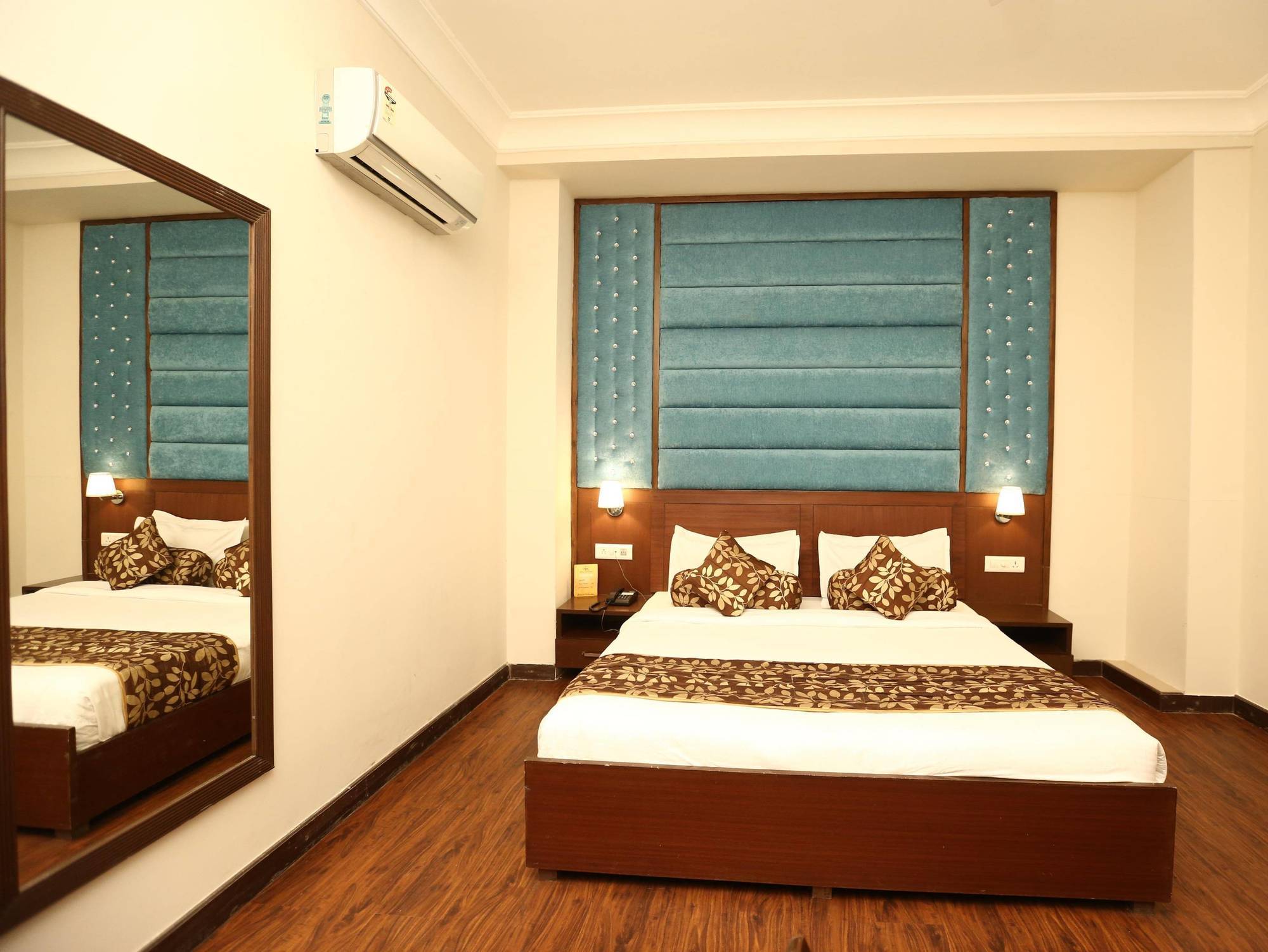 Click Hotel Kohinoor, Ludhiana Extérieur photo